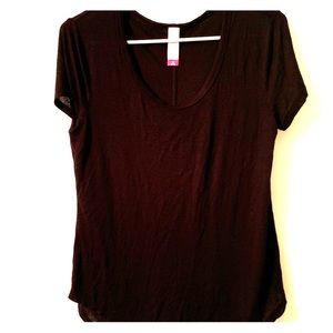 Black scoop neck stretchy tee